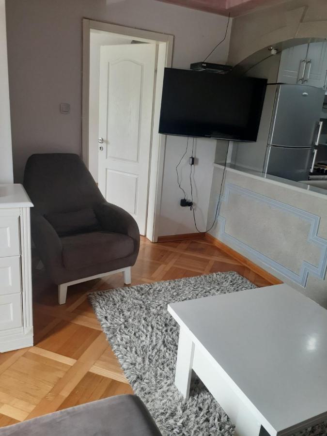 Loznicki Stan Na Dan 2 - Stan Na Dan Loznica Apartamento Exterior foto